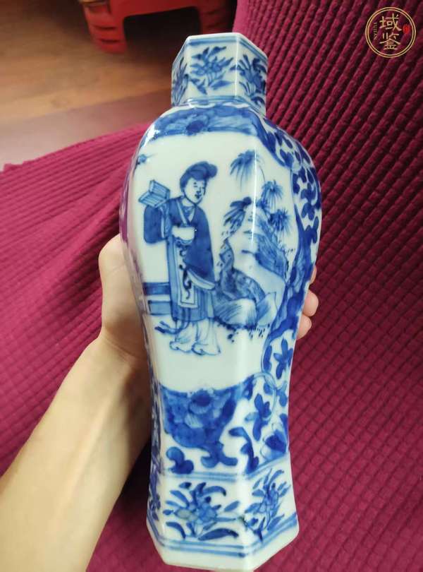 古玩陶瓷青花仕女人物圖六方雞腿瓶真品鑒賞圖