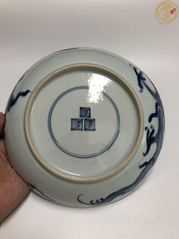 古玩陶瓷青花過墻龍紋盤真品鑒賞圖