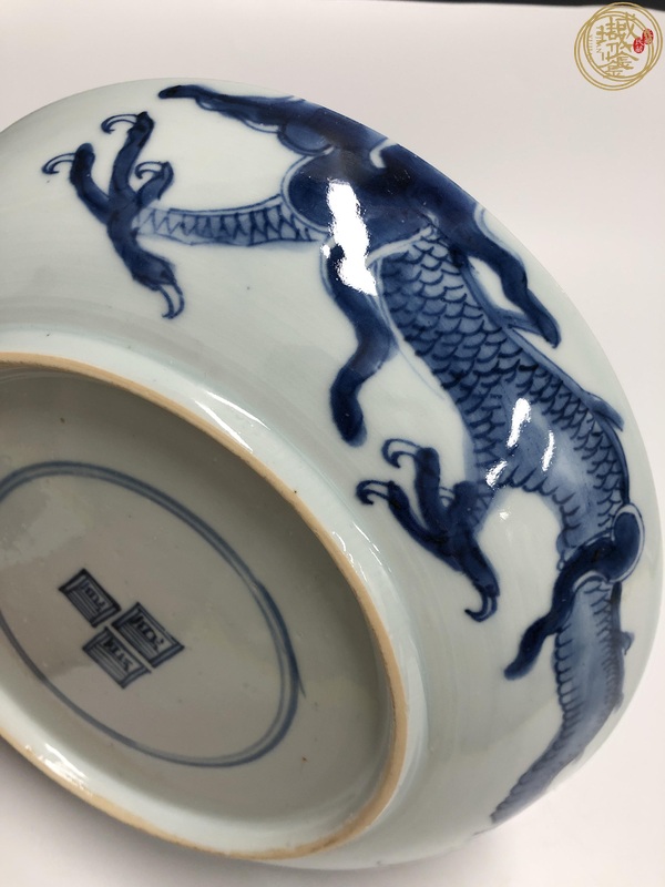 古玩陶瓷青花過墻龍紋盤真品鑒賞圖