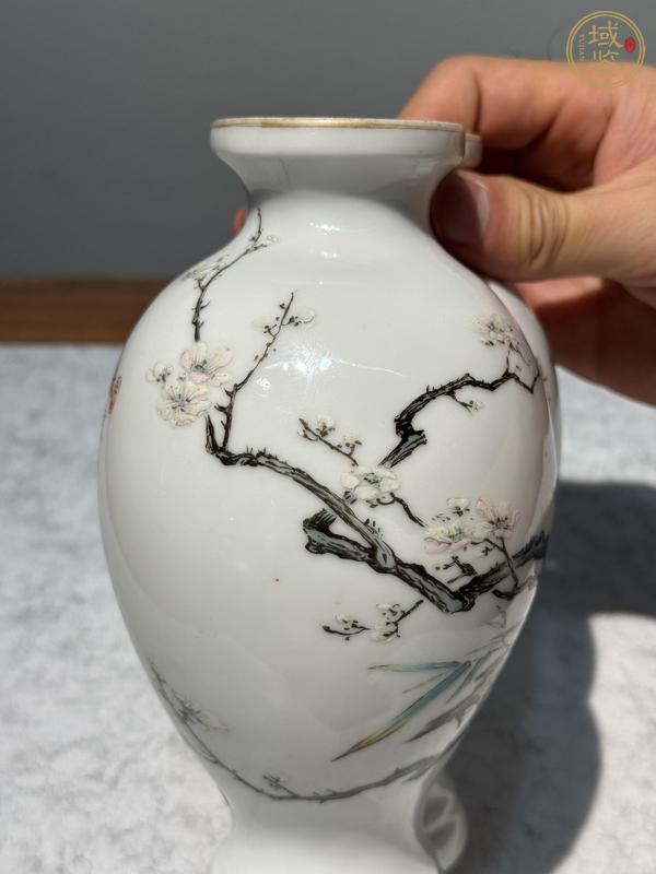 古玩陶瓷花卉紋粉彩瓶真品鑒賞圖