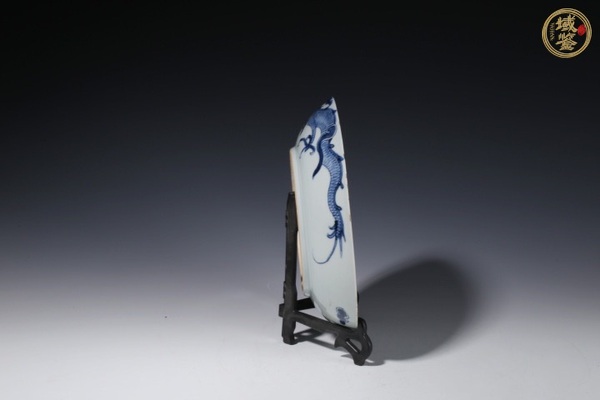 古玩陶瓷青花過墻龍紋盤真品鑒賞圖