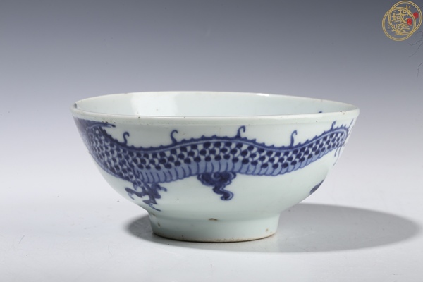 古玩陶瓷青花過墻龍紋碗真品鑒賞圖