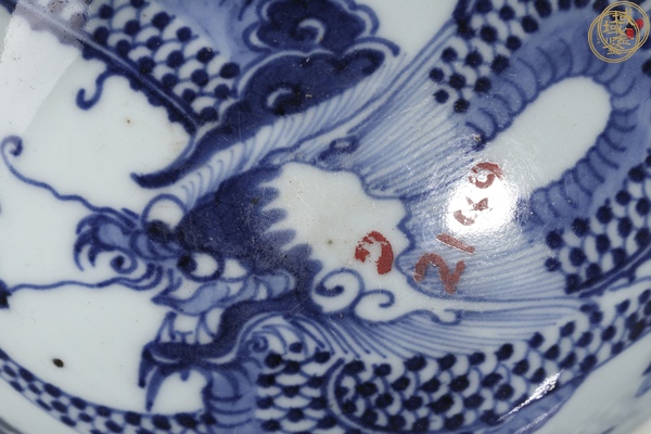 古玩陶瓷青花過墻龍紋碗真品鑒賞圖