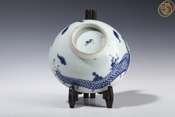 古玩陶瓷青花過墻龍紋碗真品鑒賞圖