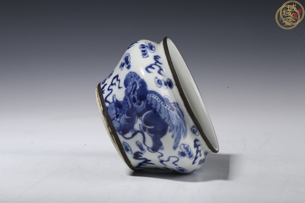 古玩陶瓷青花獅紋馬蹄尊真品鑒賞圖