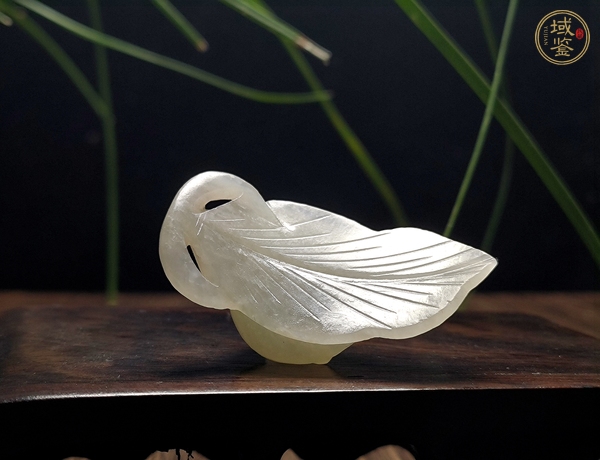 古玩雜項清代和田,一葉(夜)歡雕件真品鑒賞圖