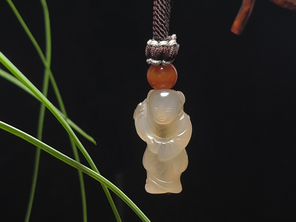 古玩玉器清代瑪瑙通天孔“童子墜”拍賣，當前價格2400元