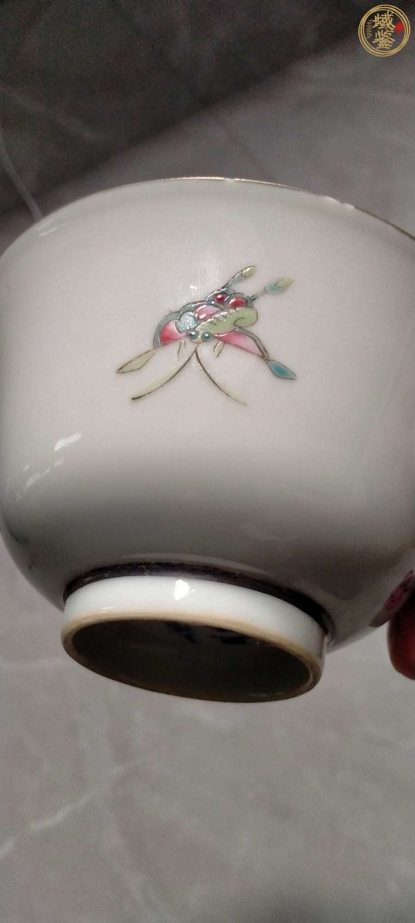 古玩陶瓷晚清細路粉彩蓋碗真品鑒賞圖