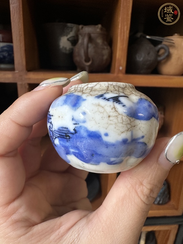 古玩哥釉留白青花人物水盂真品鑒賞圖