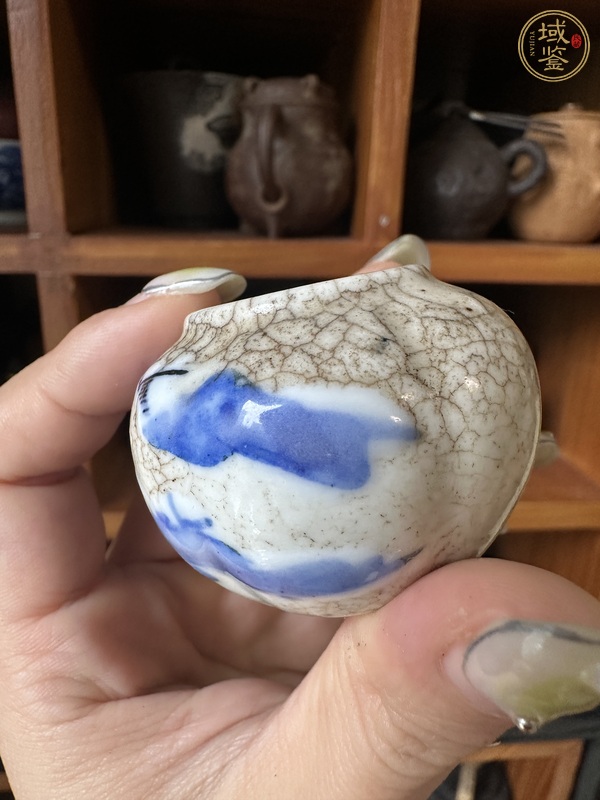 古玩陶瓷哥釉留白青花人物水盂真品鑒賞圖