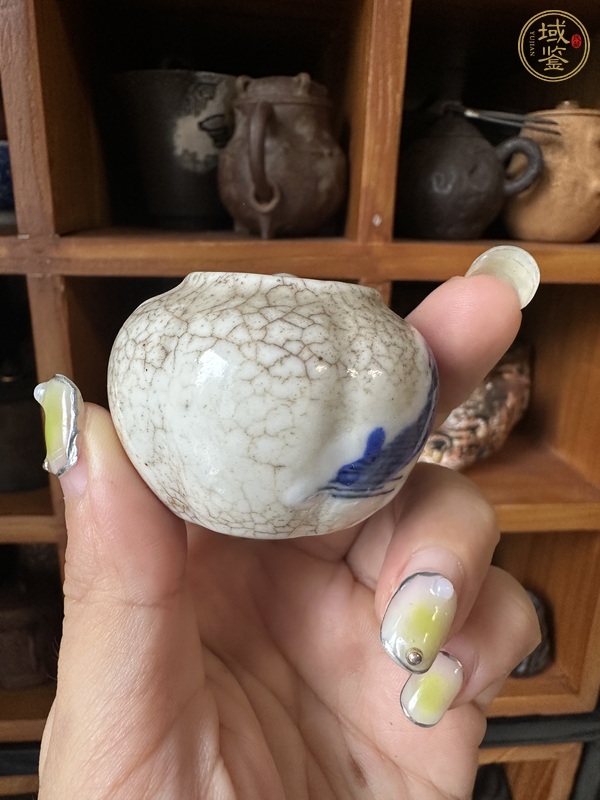 古玩陶瓷哥釉留白青花人物水盂真品鑒賞圖