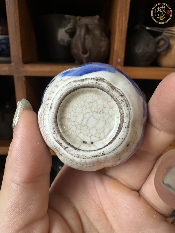 古玩陶瓷哥釉留白青花人物水盂真品鑒賞圖