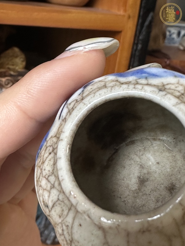 古玩陶瓷哥釉留白青花人物水盂真品鑒賞圖
