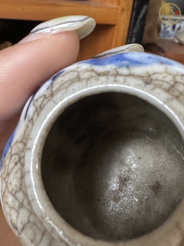 古玩陶瓷哥釉留白青花人物水盂真品鑒賞圖
