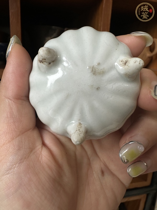 古玩德化窯瓜棱三足水盂真品鑒賞圖