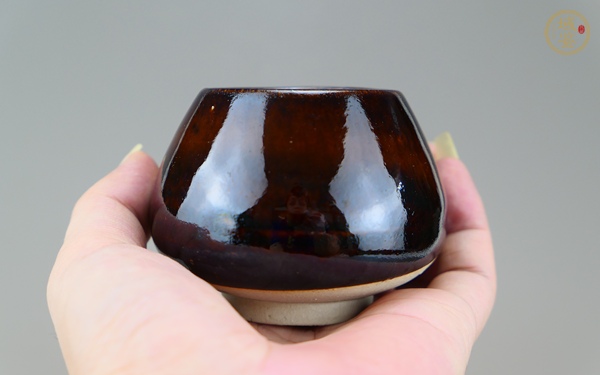 古玩陶瓷定窯系紫金釉雞心罐真品鑒賞圖