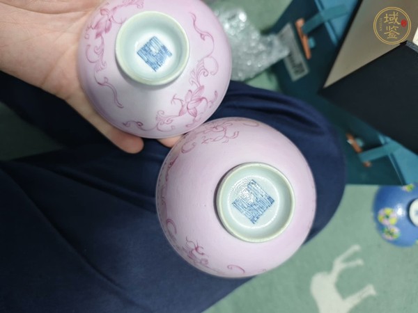 古玩陶瓷清乾隆 胭脂紅彩繪花卉紋蓋碗真品鑒賞圖