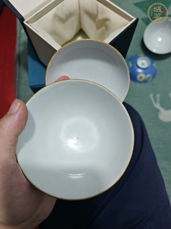 古玩陶瓷清乾隆 胭脂紅彩繪花卉紋蓋碗真品鑒賞圖