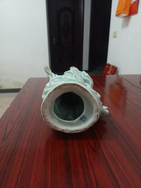 古玩陶瓷龍泉青瓷滴水觀音造像拍賣，當前價格8000元
