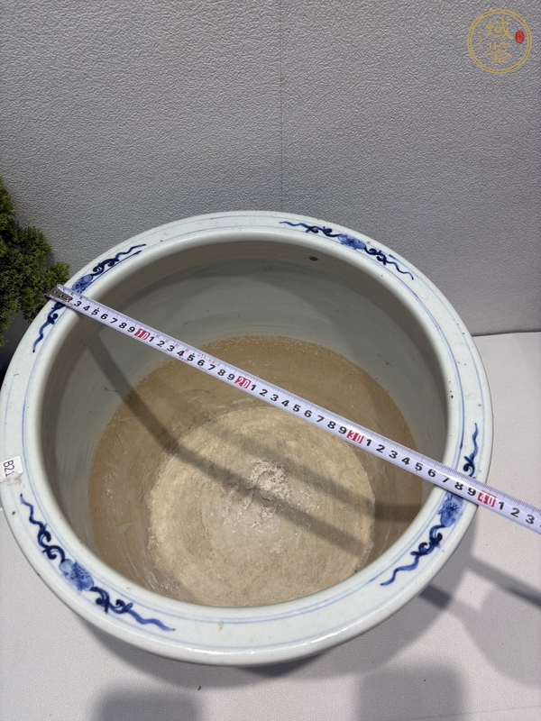 古玩陶瓷青花纏枝花卉紋香爐真品鑒賞圖