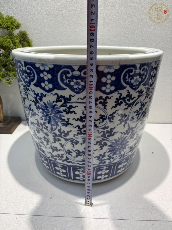 古玩陶瓷青花纏枝花卉紋香爐真品鑒賞圖