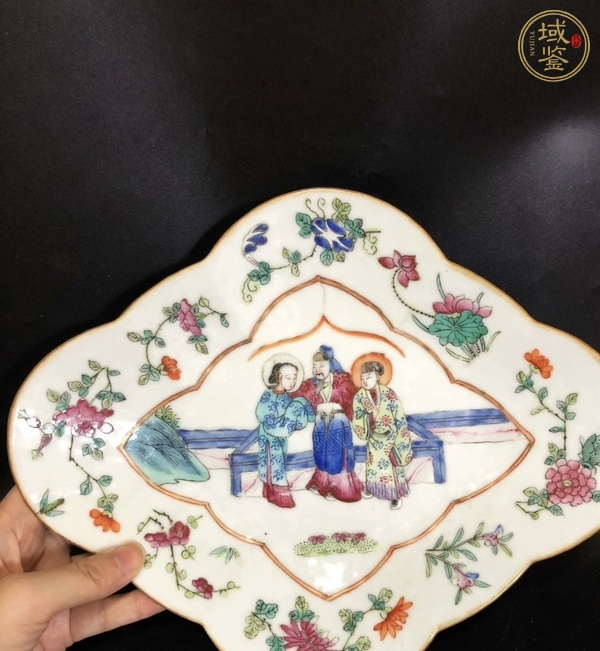 古玩無雙譜粉彩海棠盤真品鑒賞圖