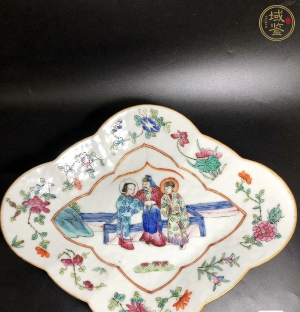 古玩陶瓷無雙譜粉彩海棠盤真品鑒賞圖