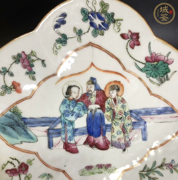 古玩陶瓷無雙譜粉彩海棠盤真品鑒賞圖