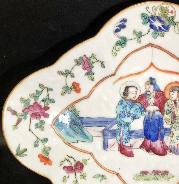 古玩陶瓷無雙譜粉彩海棠盤真品鑒賞圖
