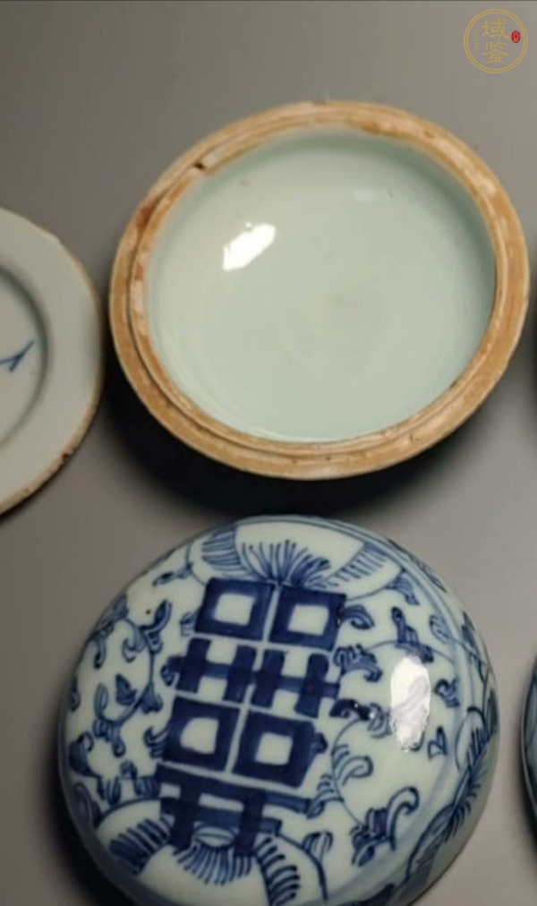 古玩陶瓷青花纏枝喜字紋印盒真品鑒賞圖