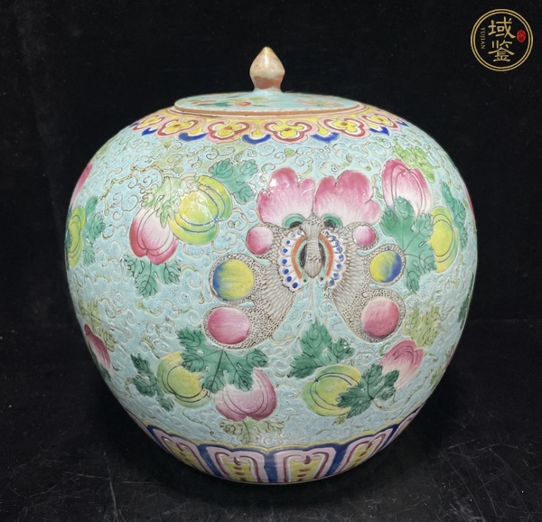 古玩陶瓷粉彩花果蝴蝶紋蓋罐真品鑒賞圖