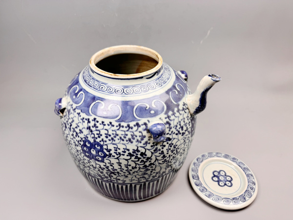 古玩陶瓷清乾隆·青花如意云肩纏枝蓮紋四系獸耳茶壺拍賣，當(dāng)前價格1162元