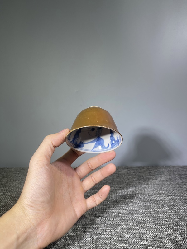 古玩陶瓷清晚期.外紫金釉內青花金玉滿堂杯拍賣,當前價格0元