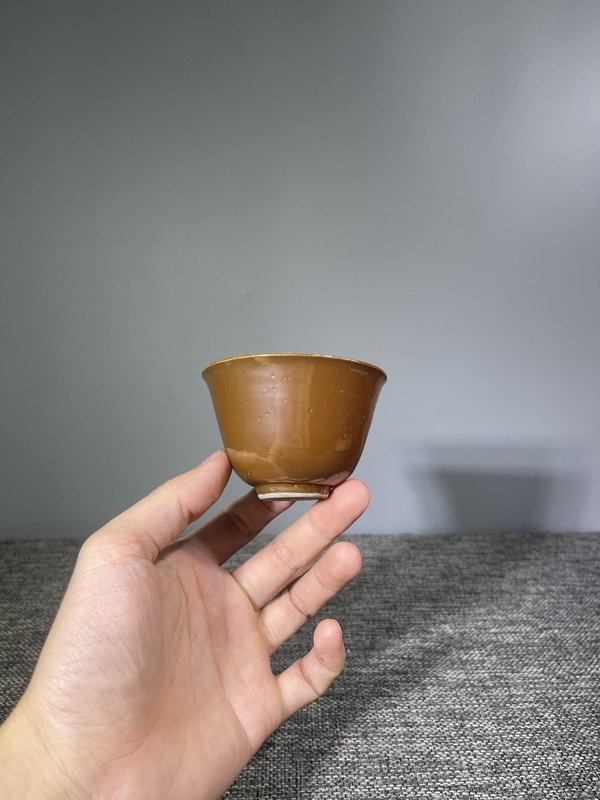 古玩陶瓷清晚期.外紫金釉內青花金玉滿堂杯拍賣,當前價格0元