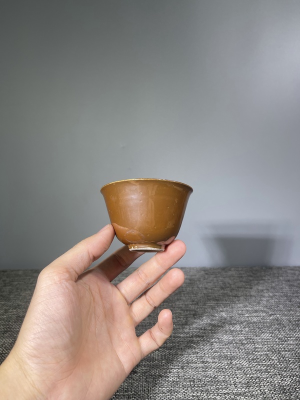 古玩陶瓷清晚期.外紫金釉內青花金玉滿堂杯拍賣,當前價格0元