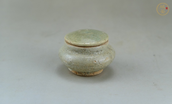古玩陶瓷龍泉青瓷蓋罐真品鑒賞圖