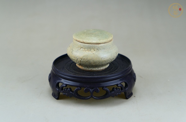古玩陶瓷龍泉青瓷蓋罐真品鑒賞圖