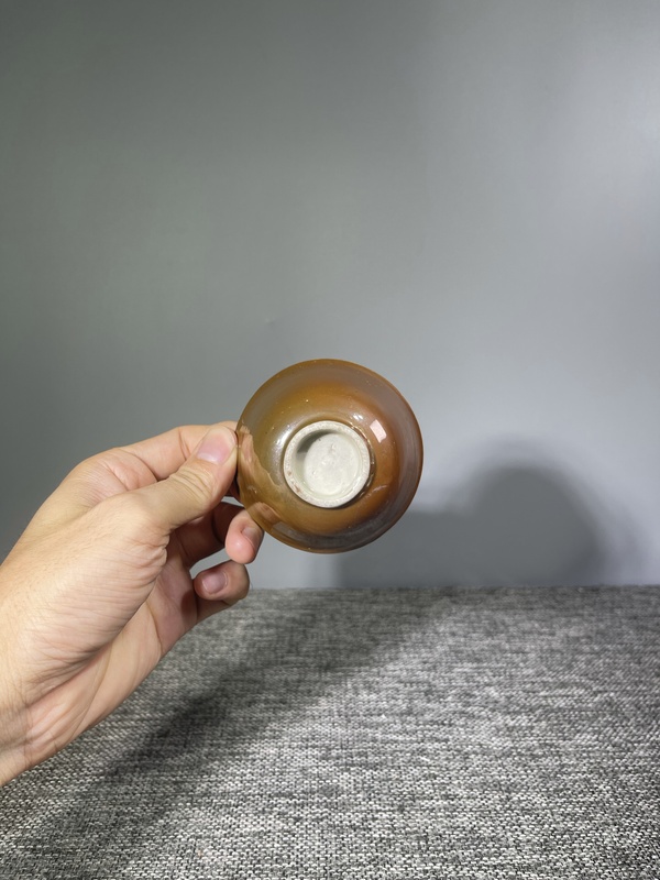 古玩陶瓷清晚期.外紫金釉內青花金玉滿堂杯拍賣,當前價格0元