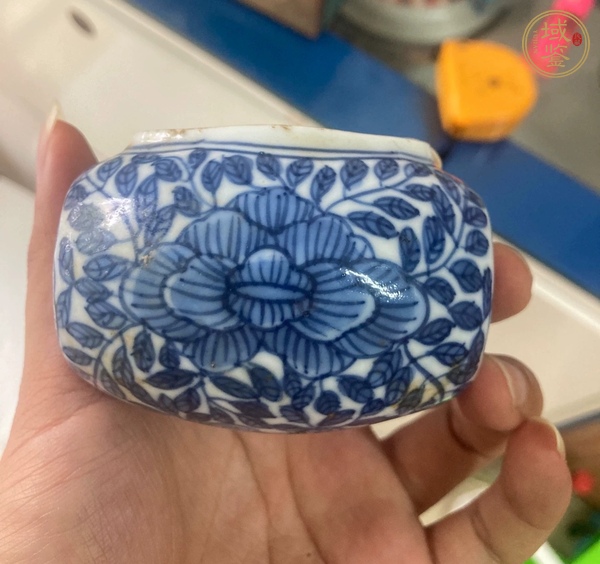 古玩陶瓷青花纏枝花卉鳥食罐真品鑒賞圖