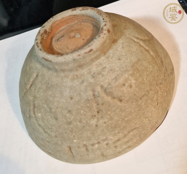 古玩陶瓷龍泉青瓷刻仰蓮紋碗真品鑒賞圖