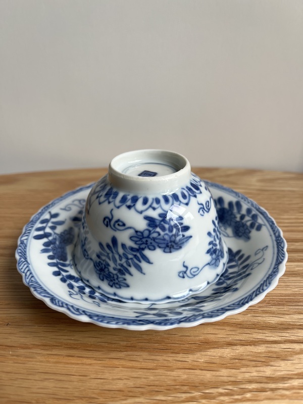 古玩轉(zhuǎn)賣清康熙 青花花鳥紋杯碟一套拍賣,當(dāng)前價(jià)格9999元