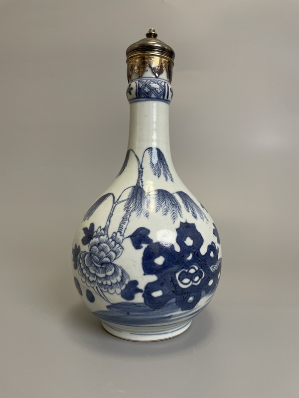 古玩轉賣清雍乾 青花洞石牡丹紋蒜頭瓶拍賣，當前價格4800元