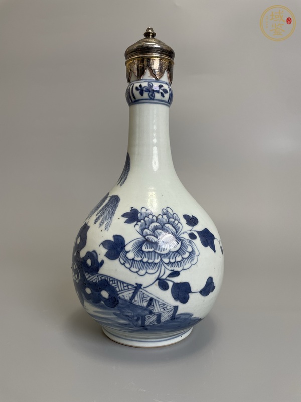 古玩陶瓷清雍乾 青花洞石牡丹紋蒜頭瓶真品鑒賞圖