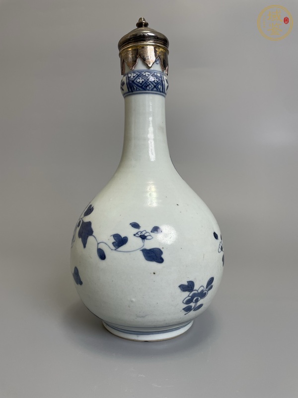 古玩陶瓷清雍乾 青花洞石牡丹紋蒜頭瓶真品鑒賞圖