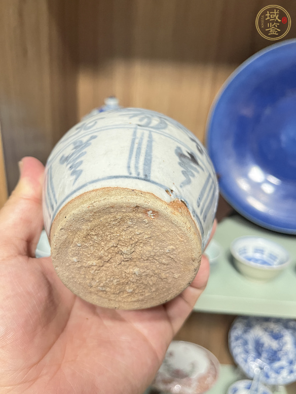 古玩陶瓷花卉紋青花罐真品鑒賞圖