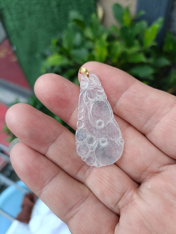 古玩玉器珍稀精品翡翠如意掛件配證書(shū)（高冰種）如意 18k金扣頭 總重3.647g拍賣(mài)，當(dāng)前價(jià)格2980元
