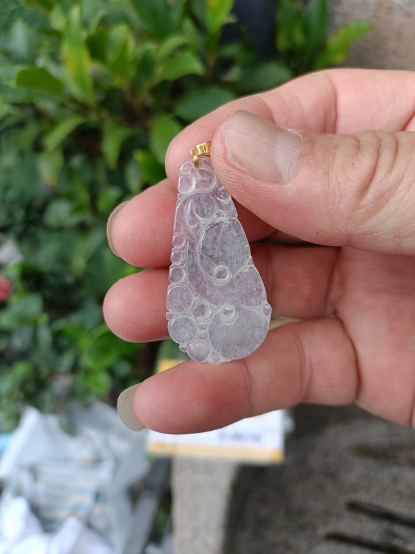 古玩玉器珍稀精品翡翠如意掛件配證書(shū)（高冰種）如意 18k金扣頭 總重3.647g拍賣(mài)，當(dāng)前價(jià)格2980元