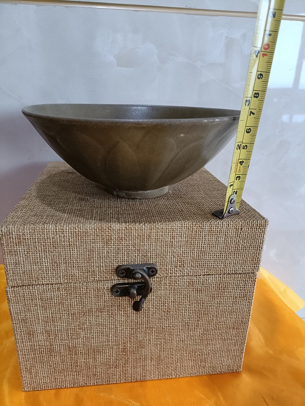 古玩陶瓷北宋龍泉米黃釉外刻雙蓮瓣賞碗拍賣,當(dāng)前價(jià)格5980元