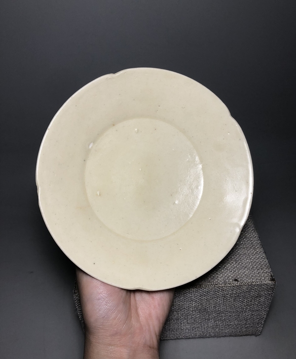 古玩陶瓷館藏級珍品五代十國【定窯】白釉葵口洗拍賣，當前價格9800元