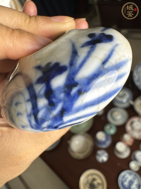 古玩陶瓷哥釉青花蘭草紋水盂真品鑒賞圖